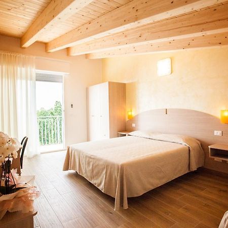 Albergo Paris Соттомаріна Екстер'єр фото