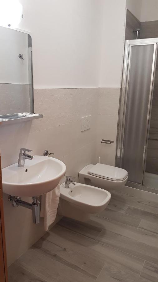 Albergo Paris Соттомаріна Екстер'єр фото