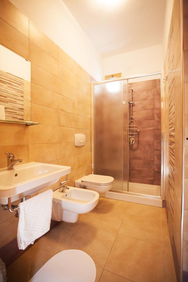 Albergo Paris Соттомаріна Екстер'єр фото