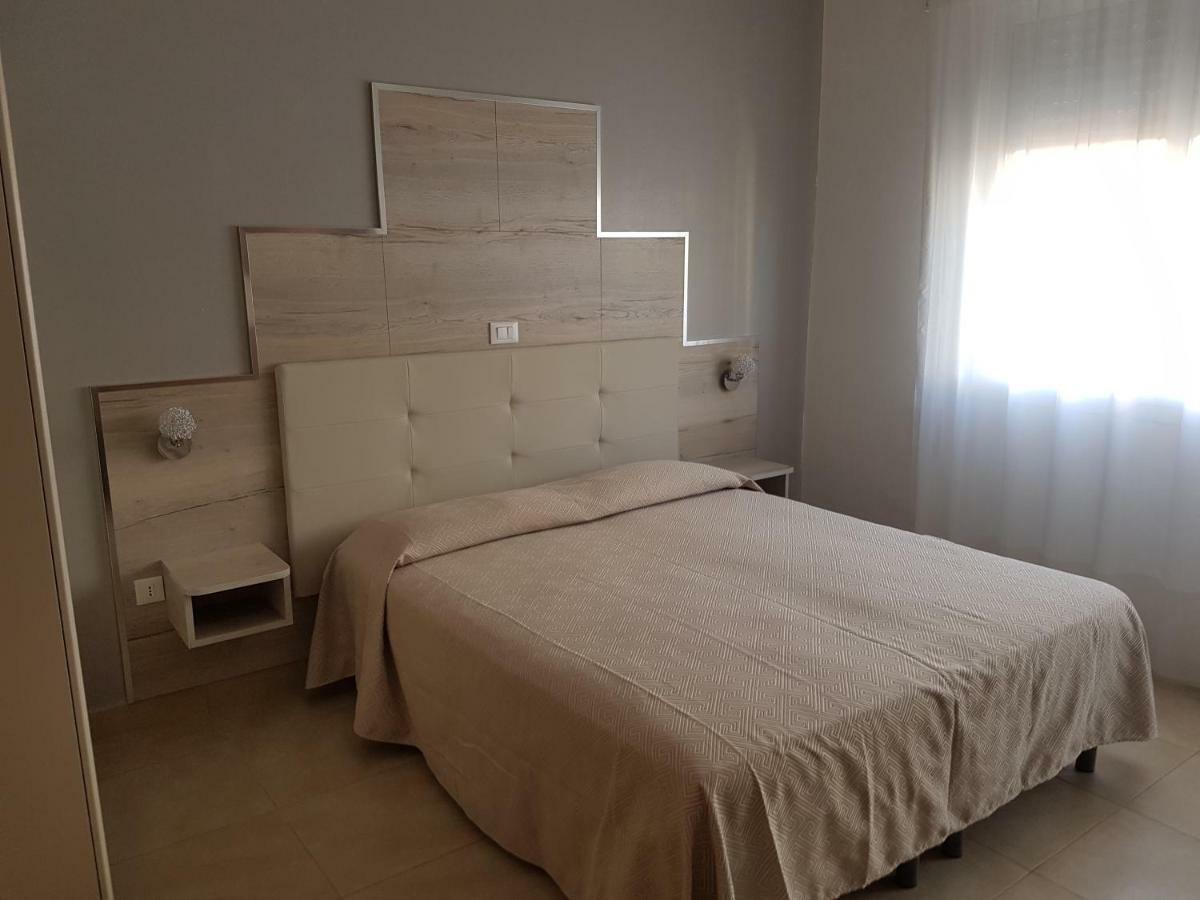 Albergo Paris Соттомаріна Екстер'єр фото