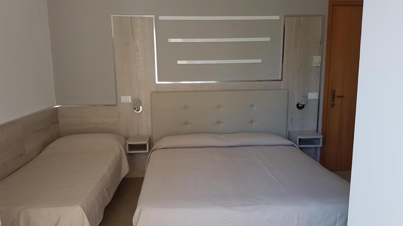 Albergo Paris Соттомаріна Екстер'єр фото